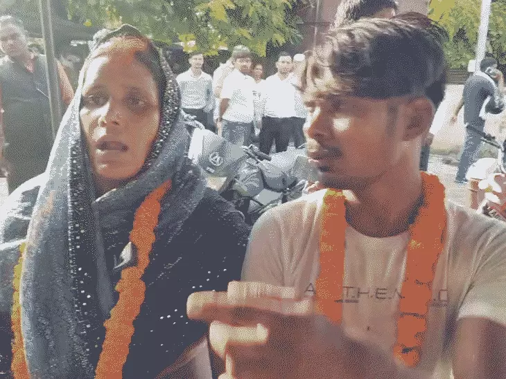 तीन बच्चों की मां ने 20 साल के प्रेमी से रचाई शादी, पति खुद ले गया कोर्ट… बोला- अब मेरी जान को खतरा नहीं