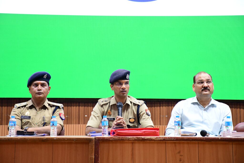 मेरठ में कांवड़ यात्रा की तैयारियों की रिहर्सल, डीएम-एसएसपी ने अधिकारियों को दिए सख्त निर्देश