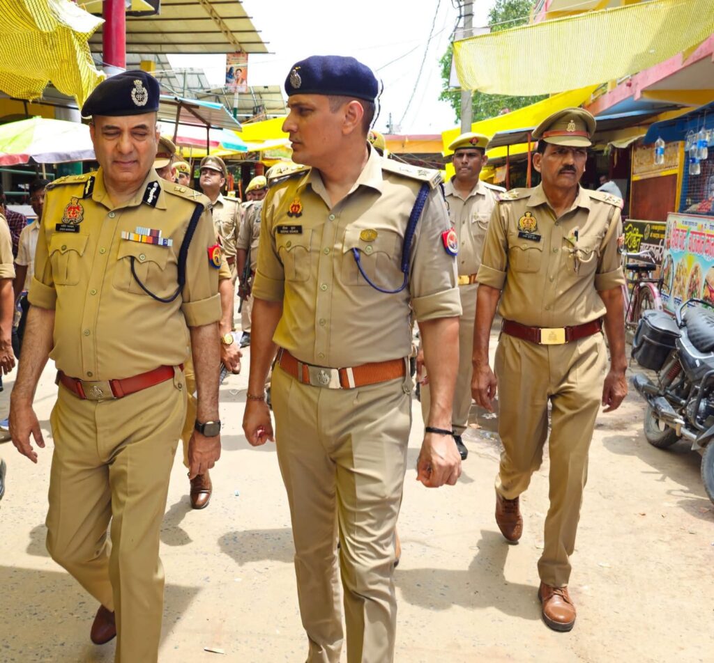 श्रावण मास और कांवड़ यात्रा की तैयारियों का ADG प्रयागराज जोन ने लिया जायजा, बाबा घुईसरनाथ धाम में सुरक्षा व्यवस्था पर दिए निर्देश