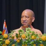 समाज को जातियों में बांटने वालों से रहें सावधान, बूथ पर रहें तैयार: योगी आदित्यनाथ